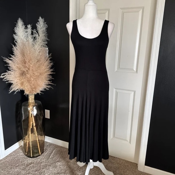 Marine Layer Lexi Rib Sun-In Fit & Flare Dress in Black 
size Medium - Picture 7 of 12